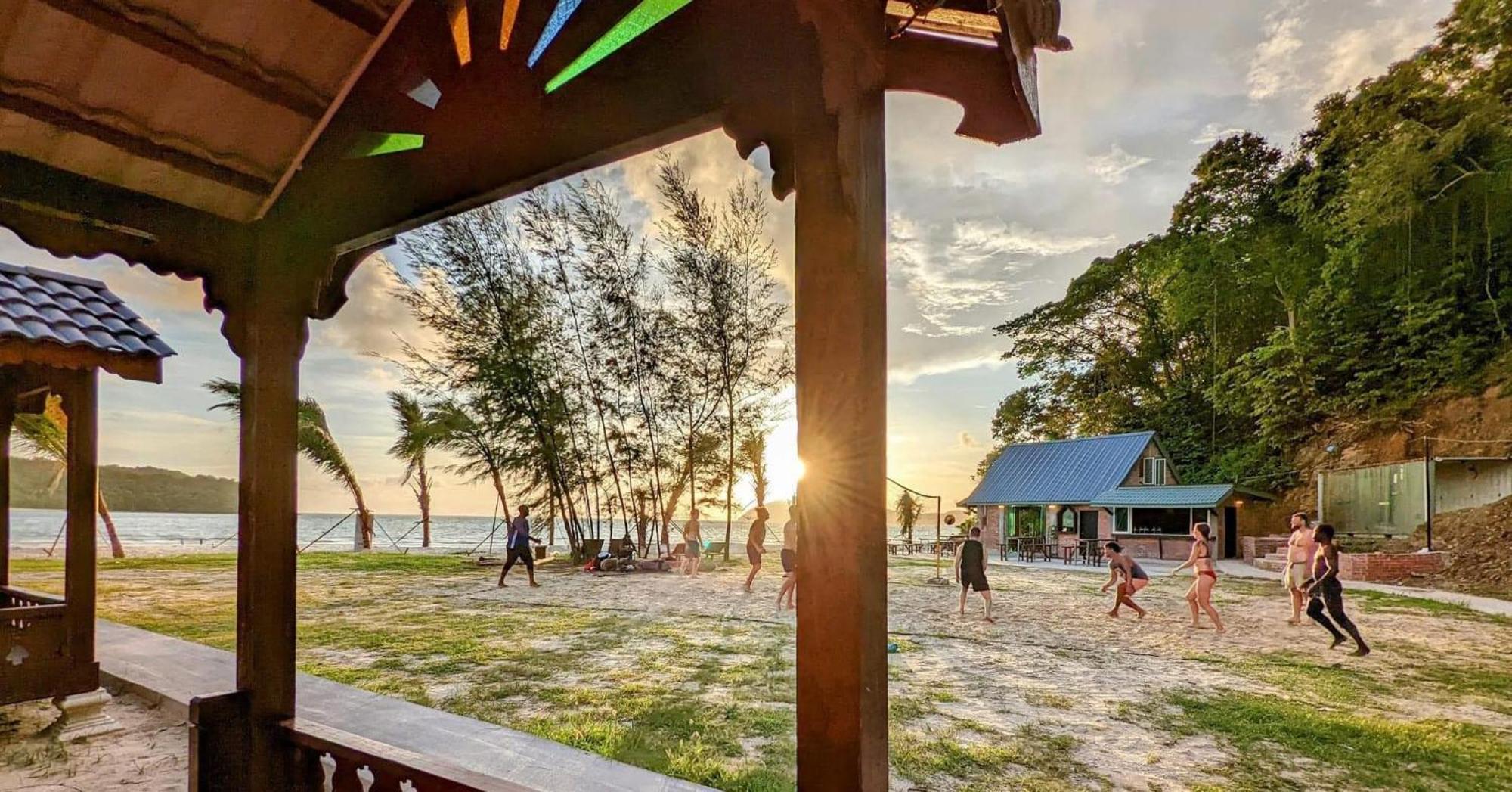 Langkawi Pantai Cenang - Private Beach Glamping Experience Luaran gambar